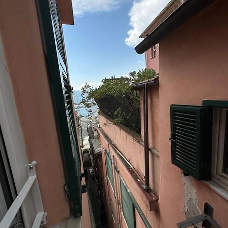 Elegante Stanza Rossa Mottino23 Panzió Lerici Kültér fotó